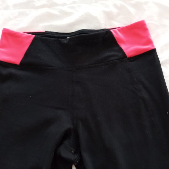 Sculpting Anatomy for Women Book, Resistance Band & 2 Leggings Bundle - Picture 10 of 12